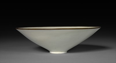 Bowl: Ding ware, 12th Century. China, Hebei province, Chuyang District, Jin dynasty (1115-1234).