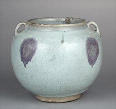 Two-Eared Jar, 1200s-1300s. China, Henan province, Yuxian, Jin dynasty (1115-1234) - Yuan dynasty