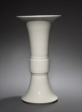 Beaker Vase: Zun, 1661-1722. China, Qing dynasty (1644-1911), Kangxi reign (1661-1722). Porcelain;