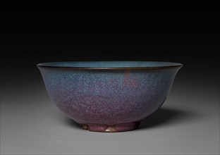 Bowl: Jun ware, 14th-15th Century. North China, Yuan dynasty (1271-1368) - Ming dynasty (1368-1644)