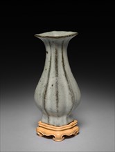 Lobed Vase: Guan ware, 1127-1279. China, Hangzhou, Suburban Altar Kiln, Southern Song dynasty