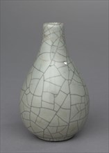 Bottle Vase:  Guan ware, 1127-1279. China, Southern Song dynasty (1127-1279). Glazed reddish-brown