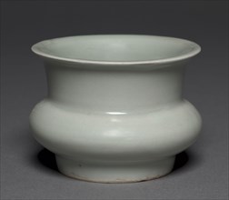 Vase in the Shape of a Grain Measure (Zhadou), 1127-1279. China, Zhejiang province, Longquan
