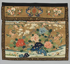 Table Hanging, 1700s - 1800s. China, Qing Dynasty (1644-1912). Tapestry weave, slit joins; silk and