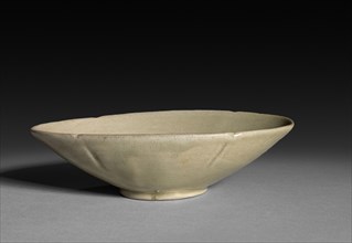 Chan:  Oval Shaped Shallow Cup - Yue ware, 10th Century. China, Tang dynasty (618-907) - Five