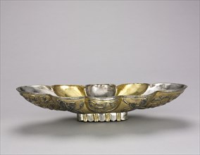 Bowl, 300-500. Iran, Sasanian, 4th-6th Century. Silver; overall: 6.4 x 14 cm (2 1/2 x 5 1/2 in.).