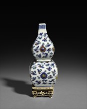 Square Double-Gourd Vase with Floral Scrolls, 1521-1566. China, Jiangxi province, Jingdezhen kilns,