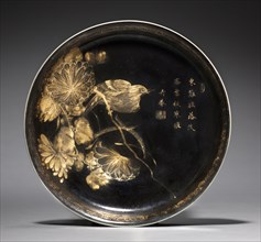 Dish with Bird on Chrysanthemum Spray, 1661-1722. China, Jiangxi province, Jingdezhen kilns, Qing