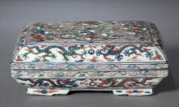 Box with Cover, 1573-1620. China, Jiangxi province, Jingdezhen kilns, Ming dynasty (1368-1644),