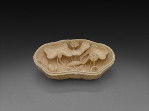 Box in Form of Lotus Leaf, 1700s. China, Qing dynasty (1644-1911). Ivory; overall: 5.1 cm (2 in.).
