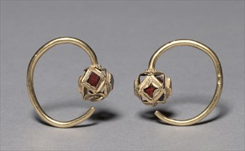 Earring, 400s. Ostrogothic, Migration period, 5th century. Gold with garnets; overall: 3.5 x 3.4 x