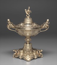 Centerpiece, 1838-1848. Charles-Nicolas Odiot (French, 1826-1868). Silver gilt; overall: 37 x 30.2