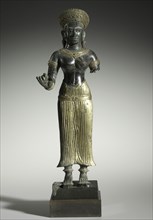 Royal Female Figure, late 1000s. Cambodia, Baphuon/Angkor Wat transition style, late 11th century.