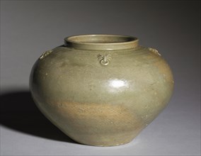 Jar:  Proto-Yue ware, 265-317. China, Western Jin dynasty (265-316). Gray stoneware with combed,