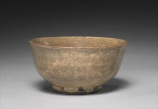 Bowl with White-slip Decorations, 1500s-1600s. Korea, Joseon dynasty (1392-1910). Glazed stoneware