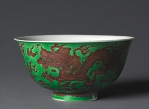 Bowl with Dragons, 1662-1722. China, Jiangxi province, Jingdezhen kilns, Qing dynasty (1644-1912),