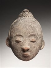 Head, late 1600s-early 1700s  . Guinea Coast, Ghana, Akan, late 17th-early 18th century.