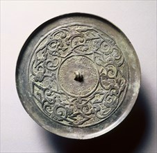 Mirror with Serpentine Interlaces and Angular Meanders, early 5th-late 3rd century BC. China,