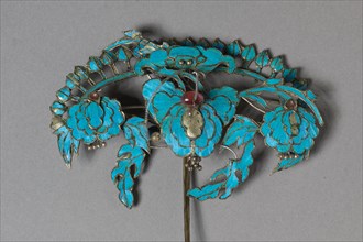 Headdress Ornament, 1800s-1900s. China, Qing dynasty (1644-1911). Gilt copper-silver alloy