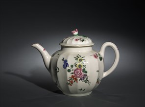 Teapot, c. 1755-1775. Worcester Porcelain Factory (British). Porcelain; overall: 16 x 45.6 x 19 cm