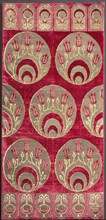 Brocaded velvet cushion cover with crescents, 1525-1575. Turkey, Istanbul or Bursa. Velvet,