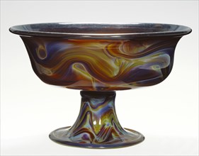 Footed Bowl; Venice, Veneto, Italy; about 1500; Free-blown calcedony glass; 12.4 × 19.7 cm, 4 7,8 × 7 3,4 in
