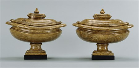 Pair of Vases; Italy; early 17th century; Golden alabaster, alabastro dorato, with paragone marble bases