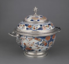 Mounted Lidded Bowl; Arita, Japan; porcelain about 1700; mounts about 1717 - 1722; Hard-paste porcelain underglaze blue