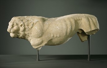 Statue of a Crouching Lion; Greece, Attica, about 350 B.C; Marble; 36.7 × 20.3 × 92.1 cm, 14 7,16 × 8 × 36 1,4 in