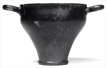Campanian Black Glazed Skyphos; Campania, South Italy; 323 - 31 B.C; Terracotta; 13.5 × 23 × 15.1 cm