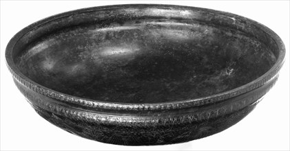Basin; Roman Empire; 1st century B.C.-1st century A.D; Bronze; 11.8 x 40.7 cm, 4 5,8 x 16 in