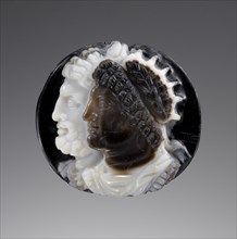 Cameo; Europe; 18th - 19th century;  layered gemstone; 4 × 0.8 cm, 1 9,16 × 5,16 in