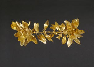 Gold Wreath; Greece; 300 - 100 B.C; Gold; 21.7 × 64.5 cm, 8 9,16 × 25 3,8 in