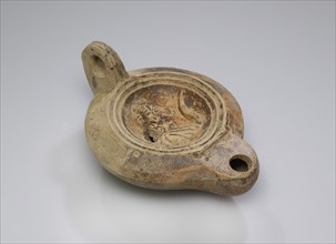 Lamp; North Africa, Tunisia; 1st century; Terracotta; 10.9 x 7.5 cm, 4 5,16 x 2 15,16 in