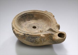 Lamp, Anatolia; 1st - 4th century; Terracotta; 3.2 x 8.5 x 10.2 cm, 1 1,4 x 3 3,8 x 4 in