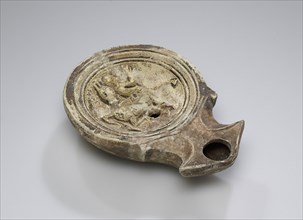 Lamp, Anatolia; 1st - 4th century; Terracotta; 2.5 x 7 x 10 cm, 1 x 2 3,4 x 3 15,16 in