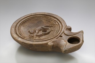 Lamp, North Africa; 1st - 4th century; Terracotta; 3 x 8 x 11 cm, 1 3,16 x 3 1,8 x 4 5,16 in