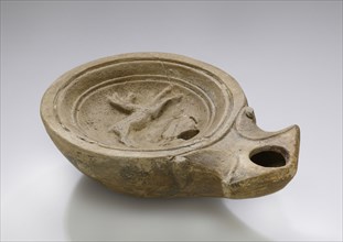 Lamp, North Africa; 1st - 4th century; Terracotta; 3 x 7 x 9.5 cm, 1 3,16 x 2 3,4 x 3 3,4 in