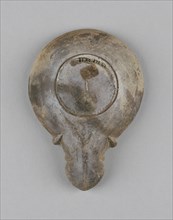 Lamp, North Africa; 1st - 4th century; Terracotta; 3.6 x 9 x 12.5 cm, 1 7,16 x 3 9,16 x 4 15,16 in