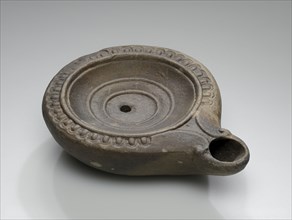 Lamp, Anatolia; 1st - 4th century; Terracotta; 3 x 8.3 x 10.5 cm, 1 3,16 x 3 1,4 x 4 1,8 in