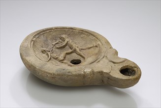 Lamp, North Africa; 1st - 4th century; Terracotta; 2.2 x 7 x 10 cm, 7,8 x 2 3,4 x 3 15,16 in