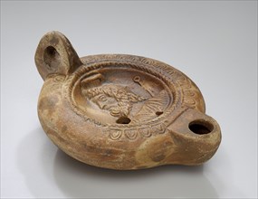 Lamp, Asia Minor; 1st - 4th century; Terracotta; 7.6 x 1.4 x 8.8 cm, 3 x 9,16 x 3 7,16 in