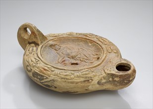 Lamp, North Africa; 1st - 4th century; Terracotta; 2.5 x 7.6 x 10.7 cm, 1 x 3 x 4 3,16 in