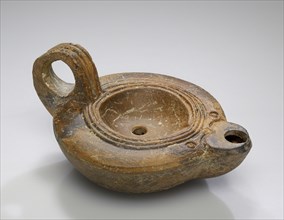 Lamp, Asia Minor; 1st - 4th century; Terracotta; 2.8 x 8 x 11 cm, 1 1,8 x 3 1,8 x 4 5,16 in