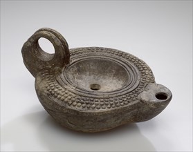 Lamp, Asia Minor; 1st - 4th century; Terracotta; 3 x 7.6 x 10.4 cm, 1 3,16 x 3 x 4 1,8 in