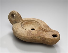 Lamp, North Africa; 1st - 4th century; Terracotta; 2.3 x 6.7 x 11.5 cm, 7,8 x 2 5,8 x 4 1,2 in