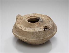 Lamp, Asia Minor; 1st - 4th century; Terracotta; 3.1 x 8.5 x 8.5 cm, 1 1,4 x 3 3,8 x 3 3,8 in