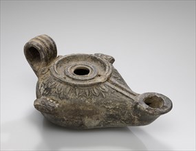 Lamp, South Anatolia, Anatolia; 1st century B.C; Terracotta; 3.5 × 8.2 × 11 cm, 1 3,8 × 3 1,4 × 4 5,16 in