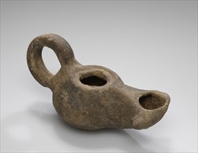 Lamp, Italy; 2nd - 1st century B.C; Terracotta; 3.7 × 5.6 × 8.5 cm, 1 7,16 × 2 3,16 × 3 3,8 in