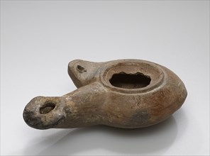 Lamp, Asia Minor; 3rd - 2nd century B.C; Terracotta; 2.1 × 5 × 8.5 cm, 13,16 × 1 15,16 × 3 3,8 in
